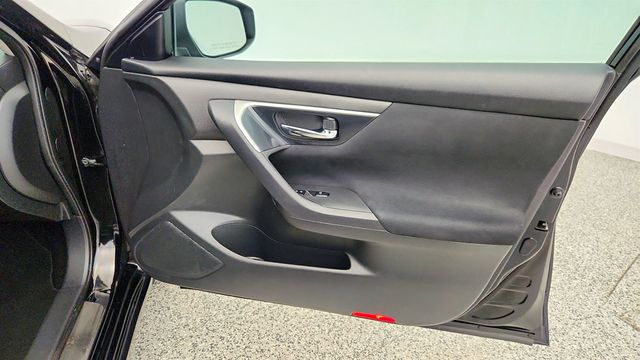 2014 Nissan Altima 4dr Sedan I4 2.5 SV w/ Convenience & Navigation Packages - 23014255 - 25