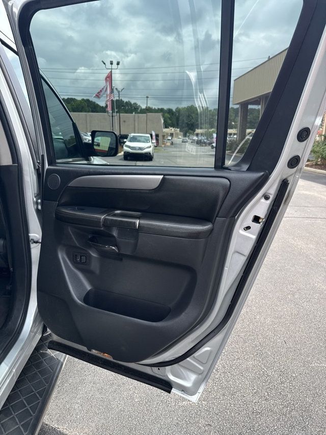 2014 Nissan Armada 2WD 4dr SV - 22888231 - 17