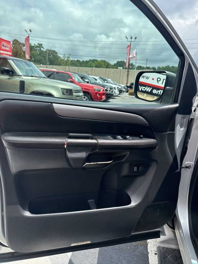 2014 Nissan Armada 2WD 4dr SV - 22888231 - 24
