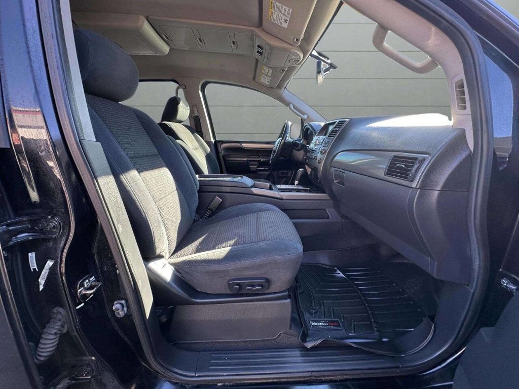 2014 Nissan Armada 4WD 4dr SV - 22947844 - 32