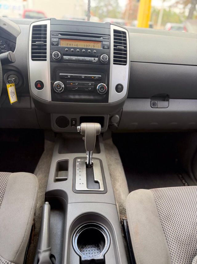 2014 Nissan Frontier 2WD Crew Cab SWB Automatic Desert Runner - 22949069 - 9