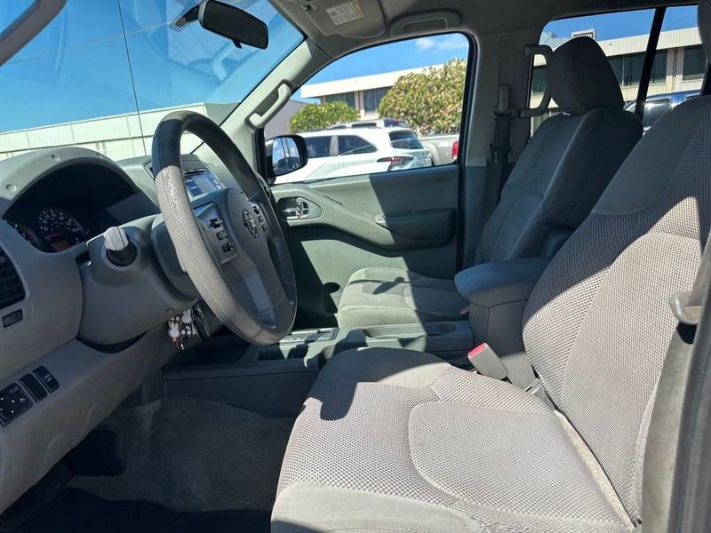 2014 Nissan Frontier 2WD Crew Cab SWB Automatic SV - 22910025 - 12