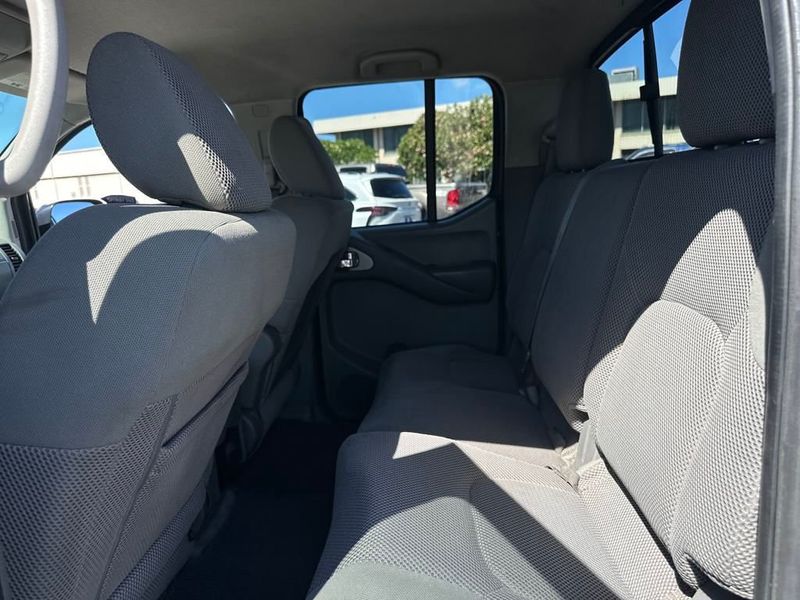 2014 Nissan Frontier 2WD Crew Cab SWB Automatic SV - 22910025 - 14