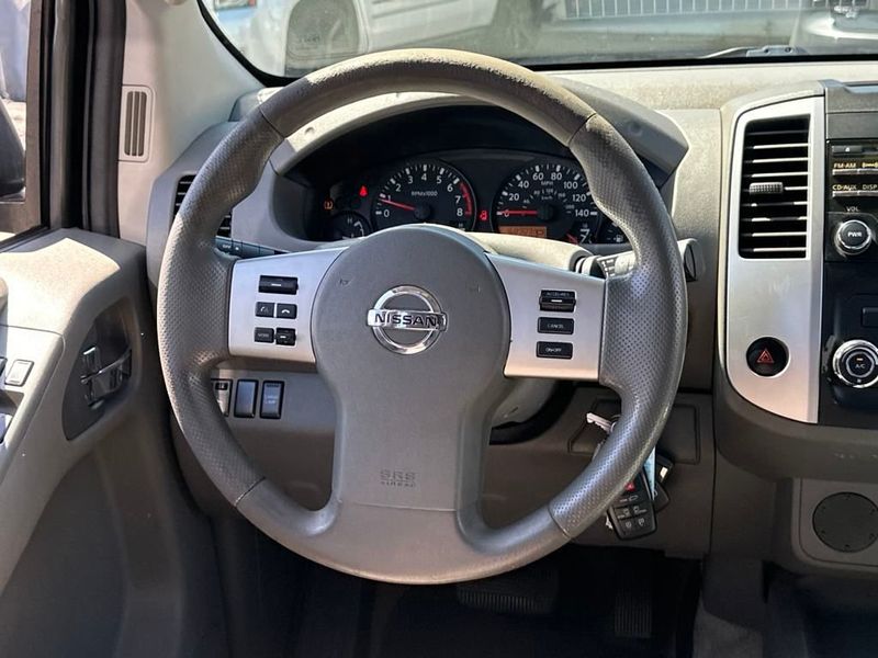 2014 Nissan Frontier 2WD Crew Cab SWB Automatic SV - 22910025 - 16
