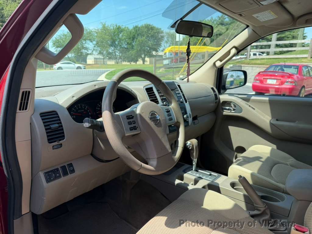 2014 Nissan Frontier 2WD Crew Cab SWB Automatic SV - 23035581 - 9