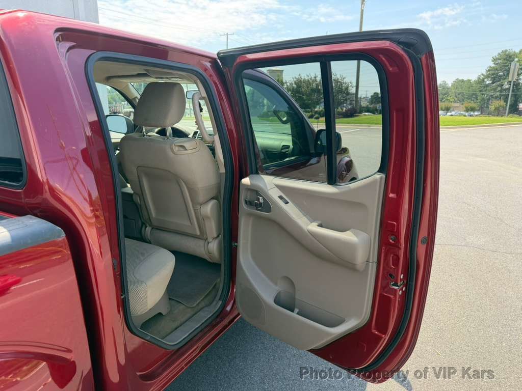 2014 Nissan Frontier 2WD Crew Cab SWB Automatic SV - 23035581 - 13