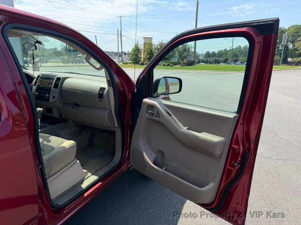 2014 Nissan Frontier 2WD Crew Cab SWB Automatic SV - 23035581 - 15