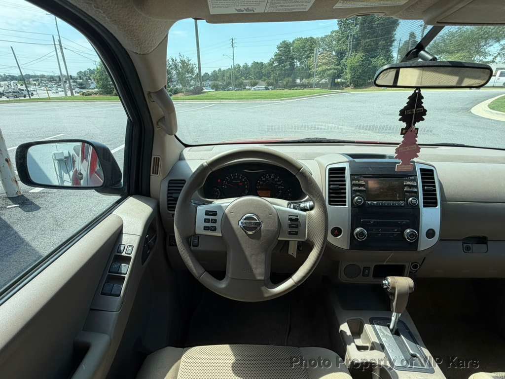 2014 Nissan Frontier 2WD Crew Cab SWB Automatic SV - 23035581 - 19