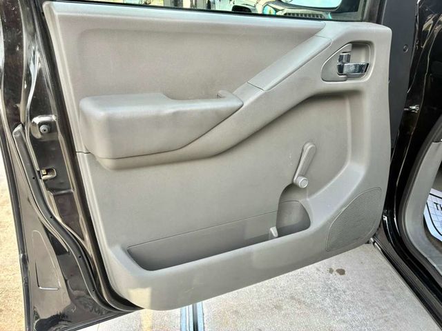 2014 Nissan Frontier 2WD King Cab I4 Automatic SV - 23013645 - 11