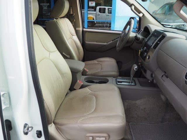 2014 Nissan Frontier 4WD Crew Cab LWB Automatic SL - 18340619 - 5