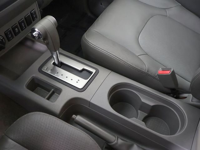 2014 Nissan Frontier 4WD Crew Cab LWB Automatic SL - 23058933 - 46