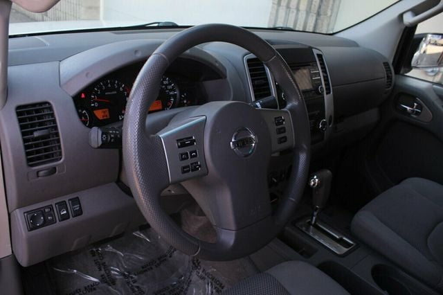 2014 Nissan Frontier 4WD SV CREW CAB W/ AUTOMATIC TRANSMISSION - 22995913 - 24
