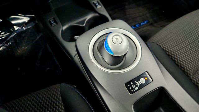 2014 Nissan Leaf 4dr Hatchback S - 23019571 - 15