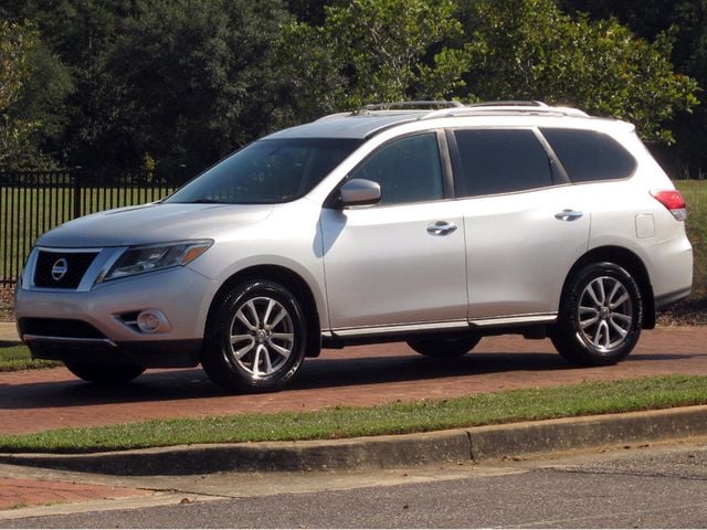 2014 Nissan Pathfinder SV photo 26