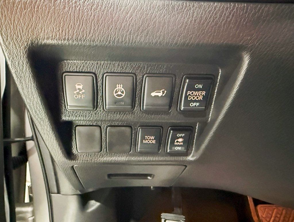 2014 Nissan Pathfinder Platinum photo 13