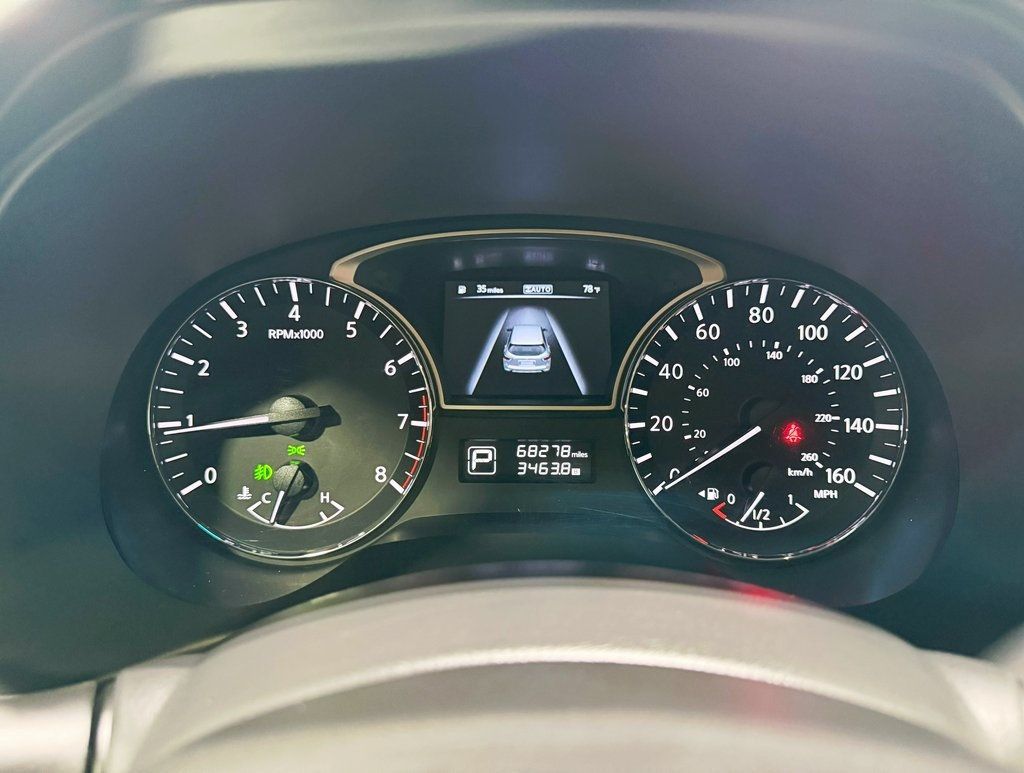 2014 Nissan Pathfinder Platinum photo 14