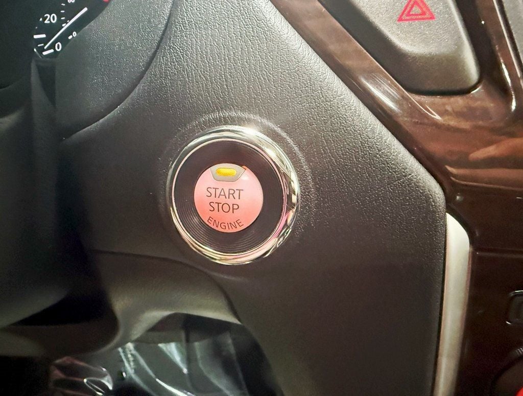 2014 Nissan Pathfinder Platinum photo 15