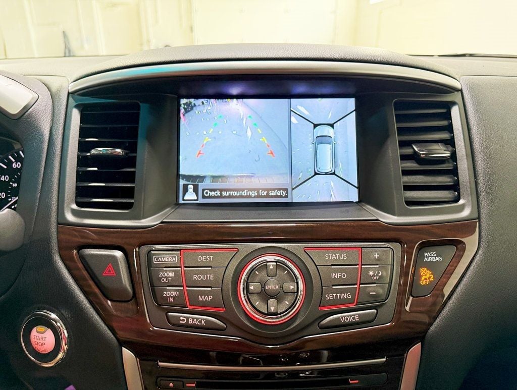 2014 Nissan Pathfinder Platinum photo 17
