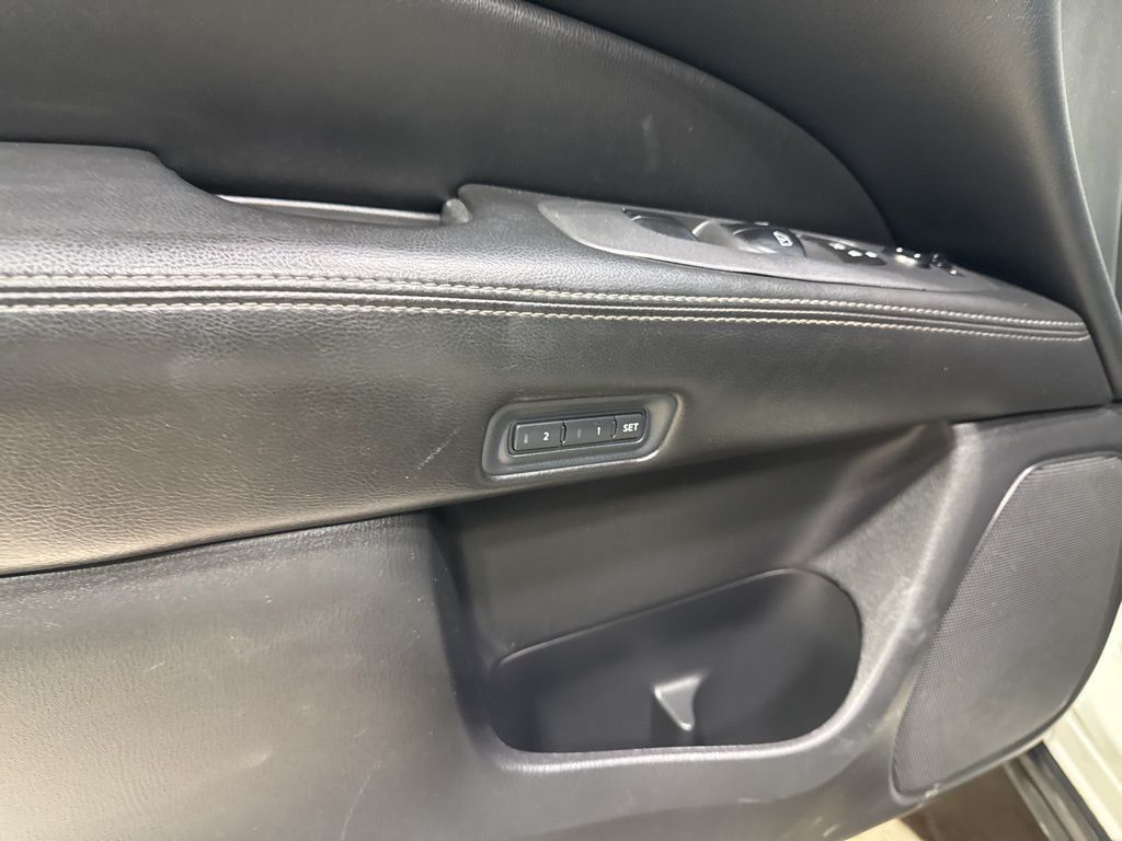2014 Nissan Pathfinder 4WD 4dr Platinum - 22987593 - 34