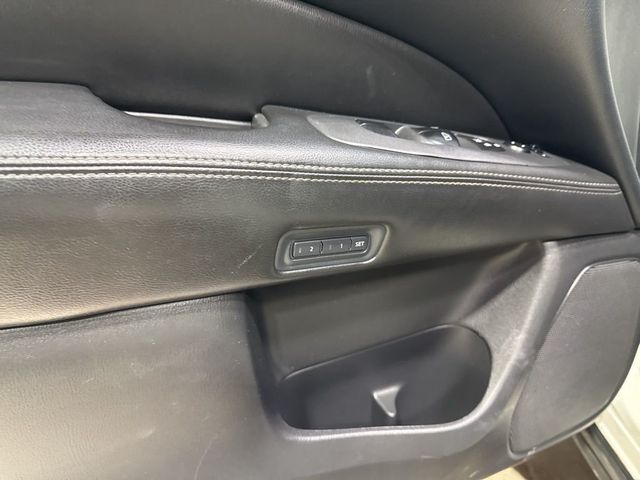 2014 Nissan Pathfinder 4WD 4dr Platinum - 22987593 - 34