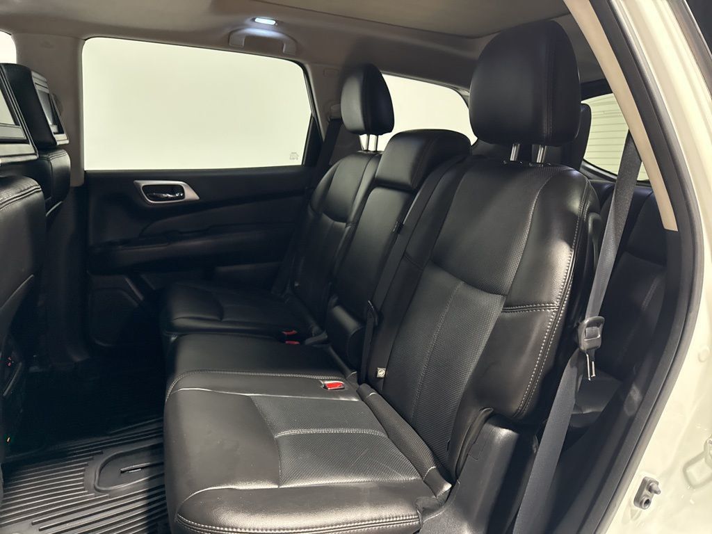 2014 Nissan Pathfinder 4WD 4dr Platinum - 22987593 - 36