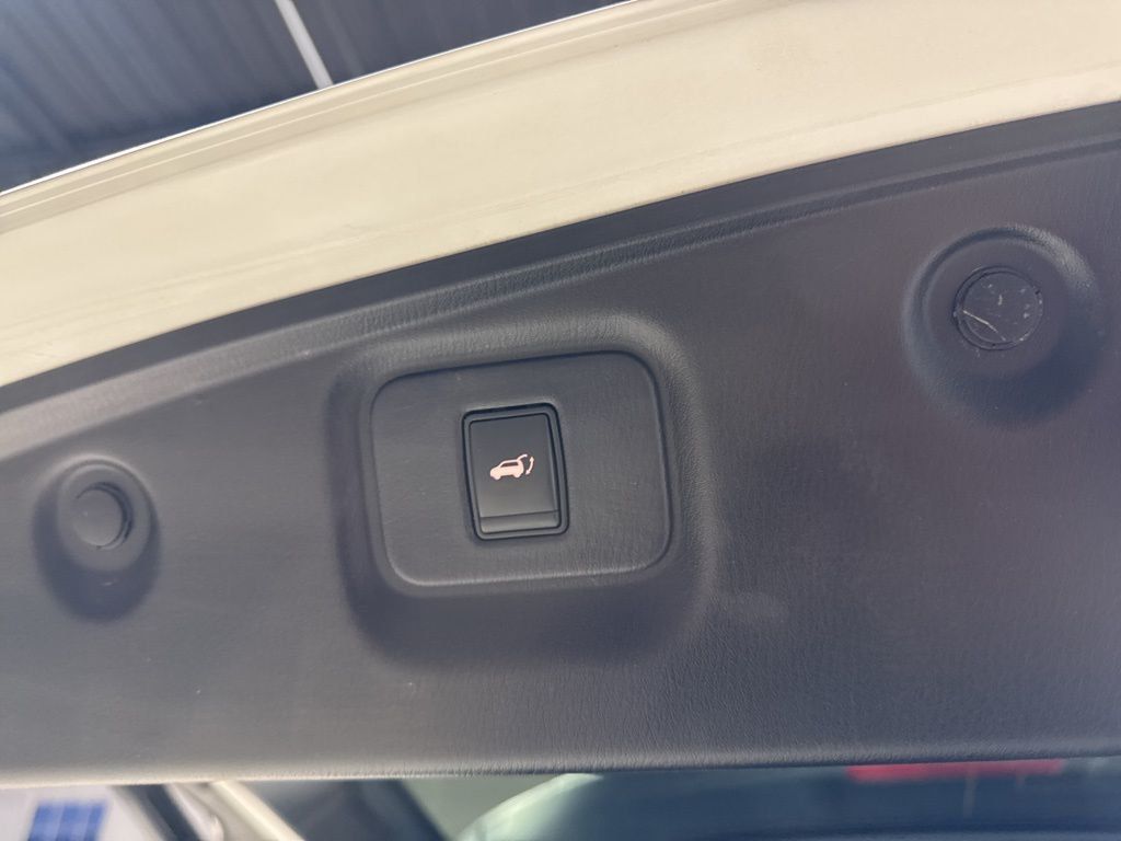 2014 Nissan Pathfinder 4WD 4dr Platinum - 22987593 - 44