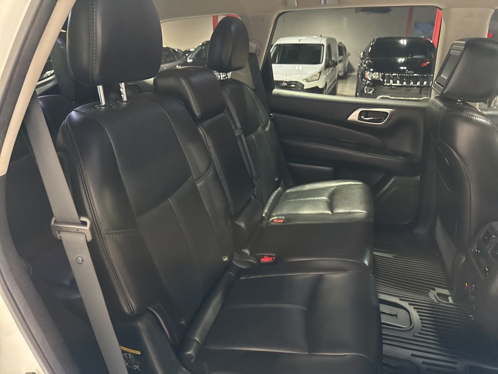 2014 Nissan Pathfinder 4WD 4dr Platinum - 22987593 - 47