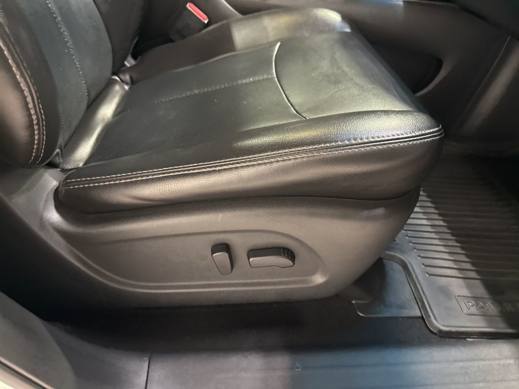 2014 Nissan Pathfinder 4WD 4dr Platinum - 22987593 - 54