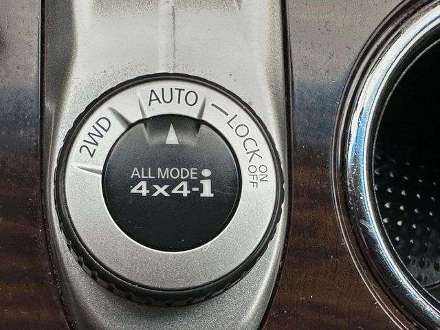 2014 Nissan Pathfinder 4WD 4dr Platinum - 23015328 - 32