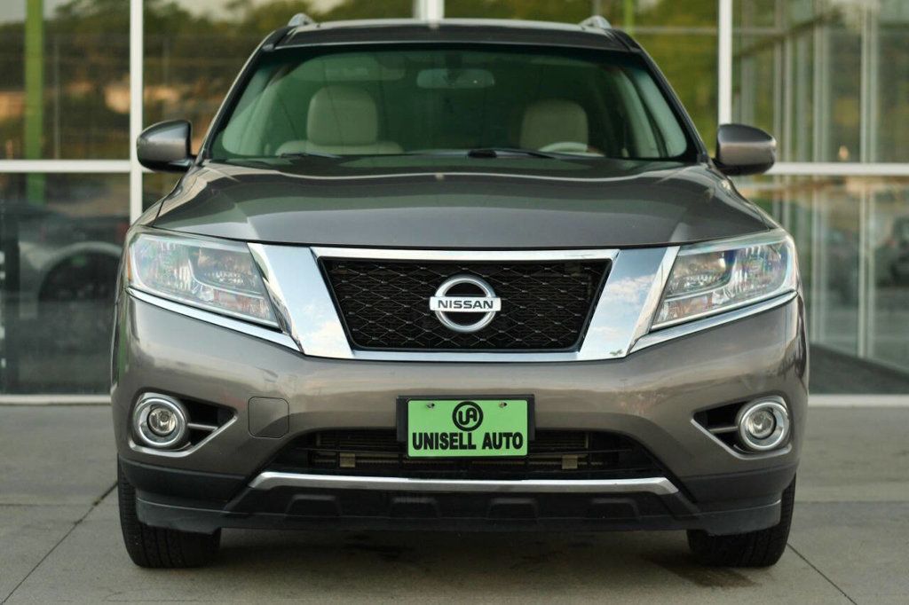 2014 Nissan Pathfinder SL photo 2