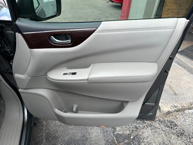 2014 Nissan Quest 4dr S - 22904666 - 23