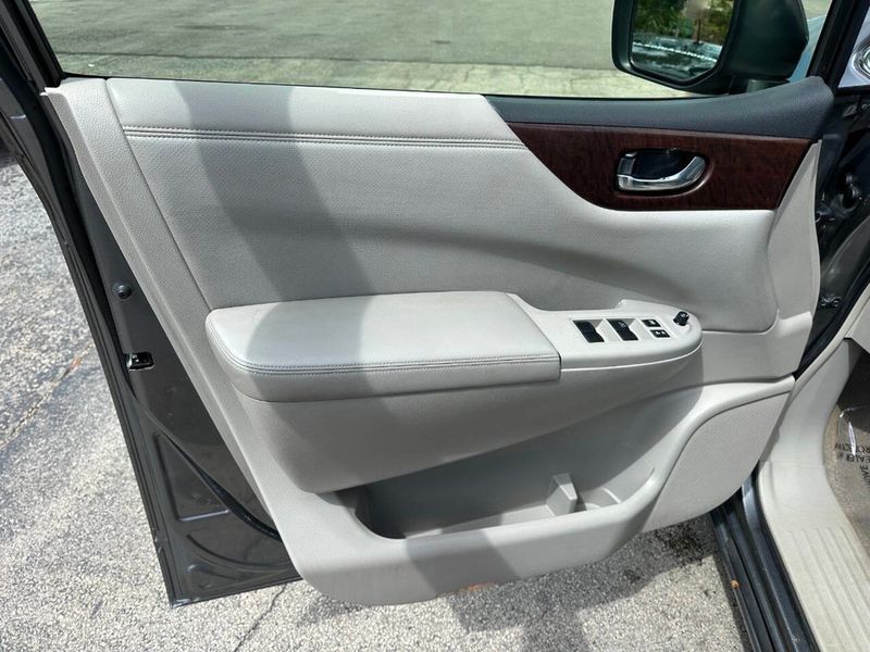 2014 Nissan Quest 4dr S - 22904666 - 7