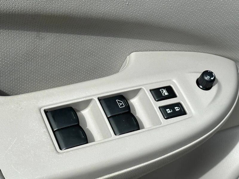 2014 Nissan Quest 4dr S - 22904666 - 8