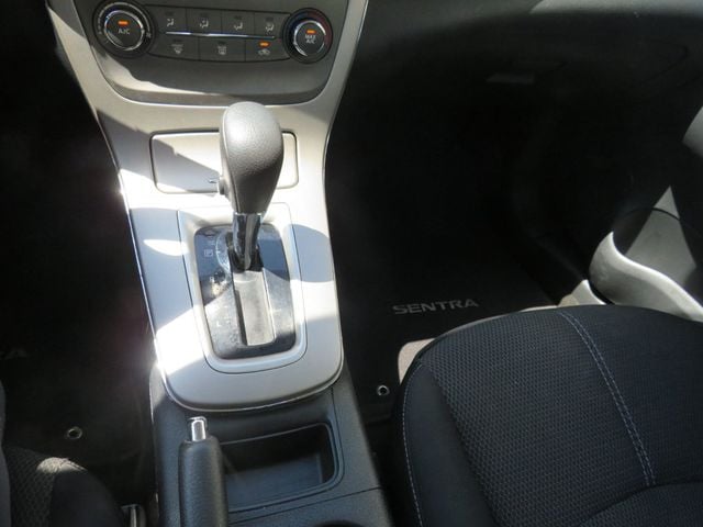 2014 Nissan Sentra 4dr Sedan I4 CVT S - 23045524 - 9