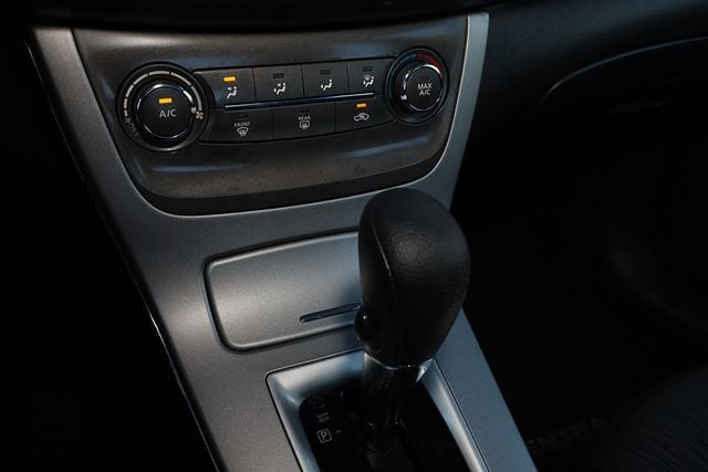 2014 NISSAN SENTRA 4dr Sedan I4 CVT SV - 23065582 - 22