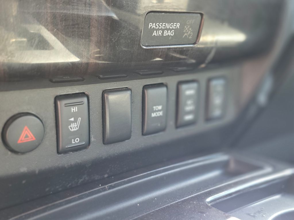 2014 Nissan Titan 2WD Crew Cab SWB SL - 22990380 - 10