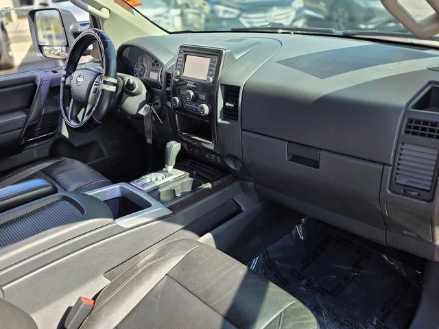 2014 Nissan Titan 2WD Crew Cab SWB SL - 22990380 - 3