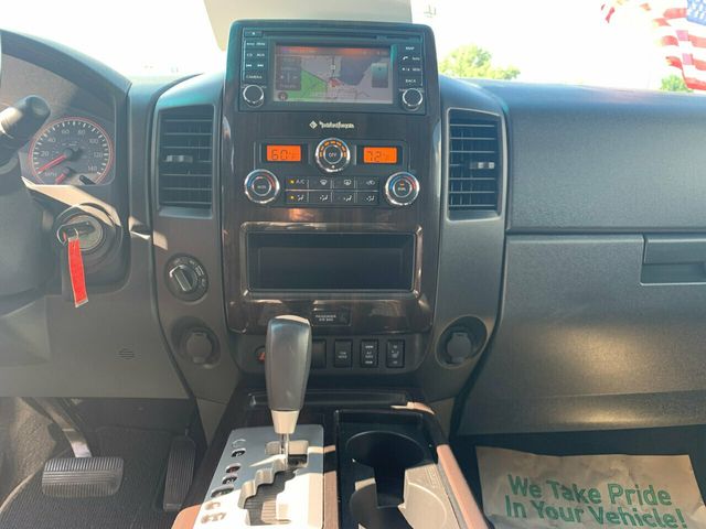 2014 Nissan Titan 4WD Crew Cab SWB SL - 20223738 - 12