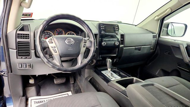 2014 Nissan Titan 4WD Crew Cab SWB SV - 23062328 - 11