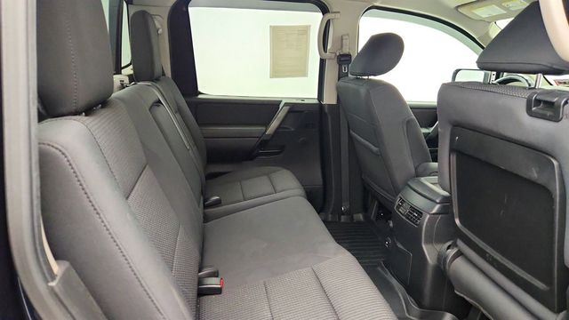 2014 Nissan Titan 4WD Crew Cab SWB SV - 23062328 - 21