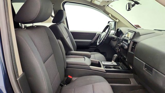 2014 Nissan Titan 4WD Crew Cab SWB SV - 23062328 - 22