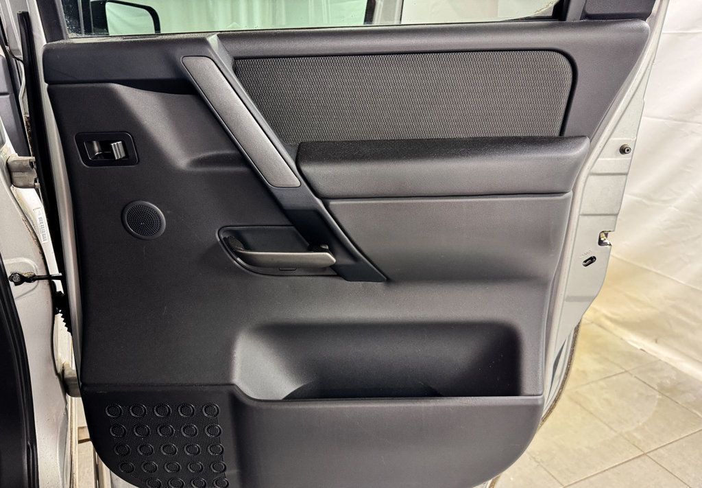 2014 Nissan Titan PRO-4X CREW CAB 4WD - 23056247 - 13