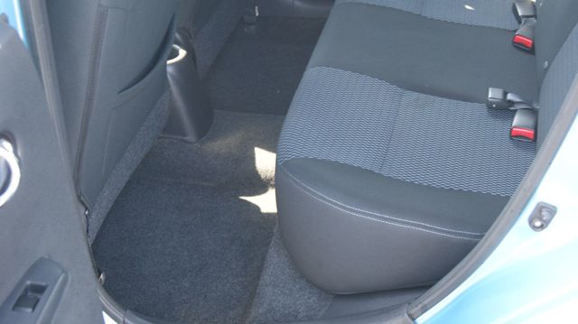 2014 Nissan Versa Note JUST SERVICED VERY CLEAN INSIDE AND OUT  - 22891403 - 30