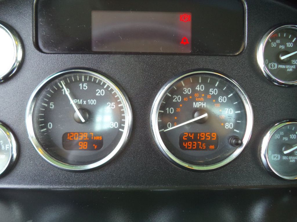 2014 Peterbilt 348 TANDEM AXLE.. CENTURY 28FT INDUSTRIAL 15 TON ROLLBACK - 21959018 - 35