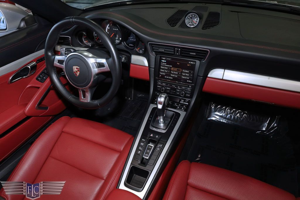 2014 Porsche 911 2dr Cabriolet Turbo S - 22886118 - 24