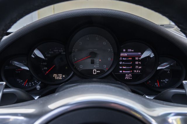 2014 Porsche 911 2dr Coupe Carrera S - 22940103 - 18