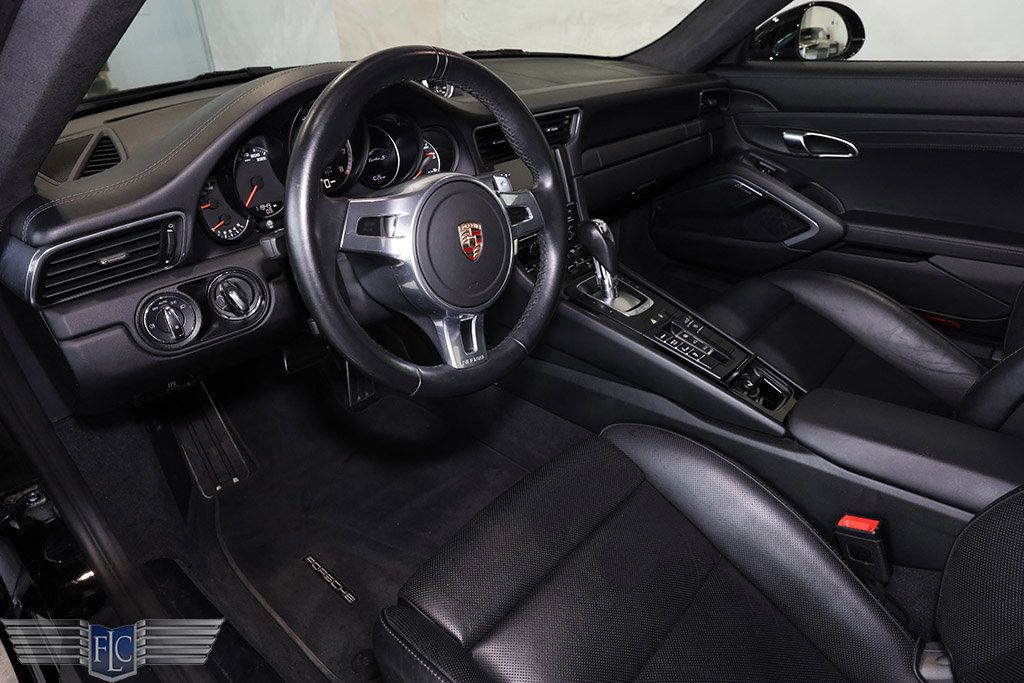 2014 Porsche 911 Turbo S - 22440710 - 21