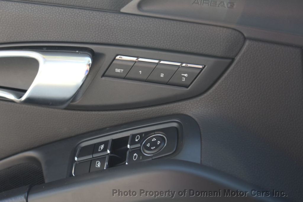 2014 Porsche Boxster photo 21