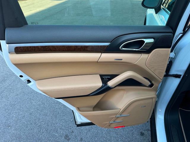 2014 Porsche Cayenne AWD 4dr Platinum Edition - 22916532 - 20