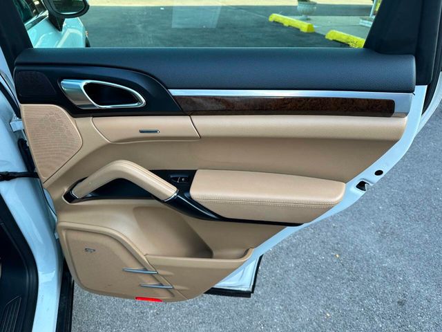 2014 Porsche Cayenne AWD 4dr Platinum Edition - 22916532 - 26